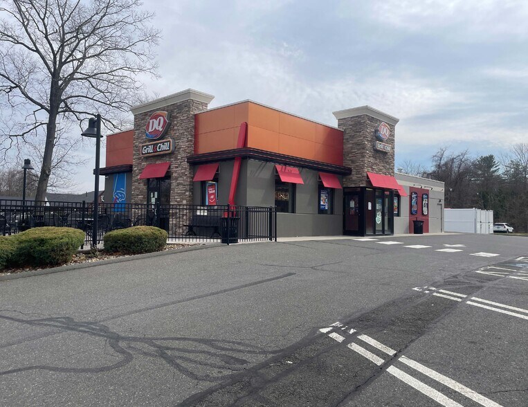 More Photos Of 845 Sullivan Ave, South Windsor Fast Food For Sale