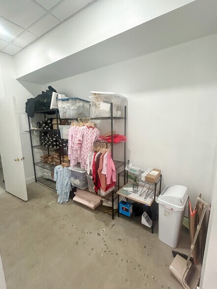 More Photos Of 2900 Townsgate Rd, Westlake Village Freestanding For Lease