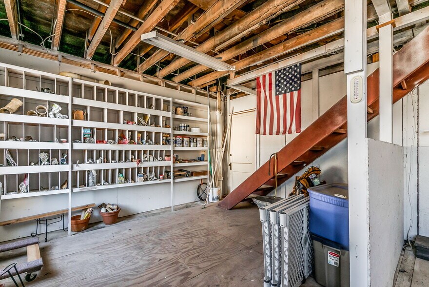 More Photos Of 200 E Blackjack St, Dublin Storefront Retail Residential For Sale