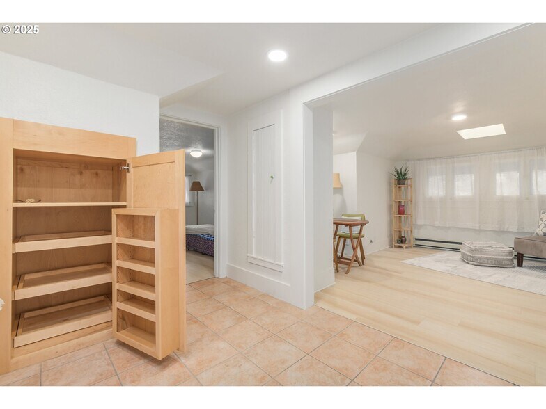 More Photos Of 1492 Pearl St, Eugene Office Residential For Sale