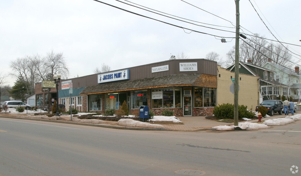 More Photos Of 132-138 Park Rd, West Hartford Freestanding For Lease
