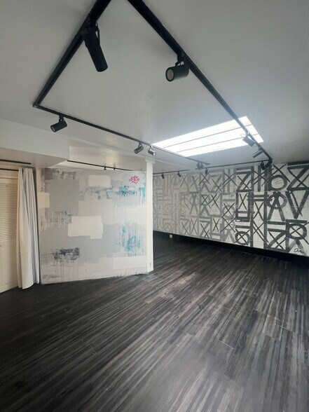 More Photos Of 7540-7542 Fay Ave, La Jolla Storefront Retail Office For Lease