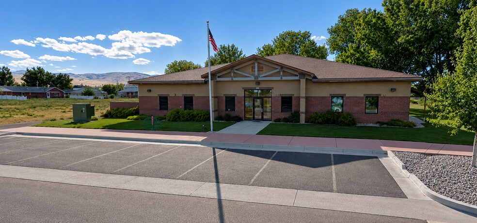 Primary Photo Of 980 S 12th St, Lander Office For Sale