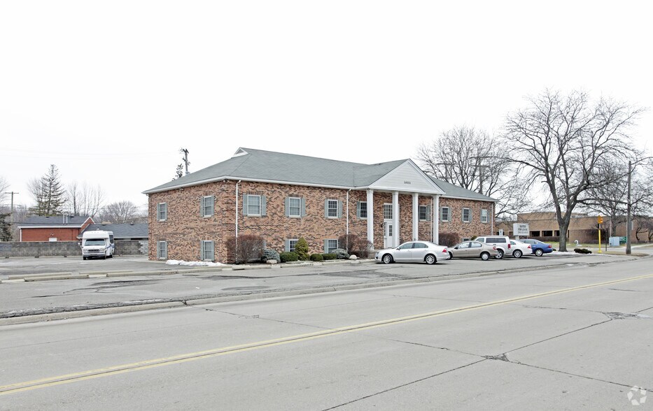 More Photos Of 19001 E 8 Mile Rd, Eastpointe Office For Sale