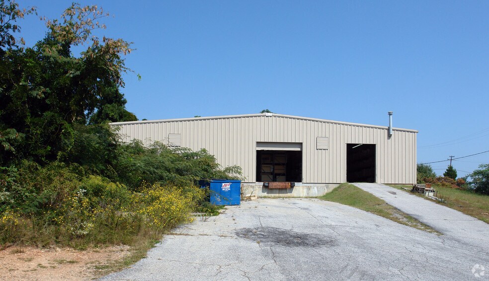 More Photos Of 221 Beverly Rd, Greenville Warehouse For Lease
