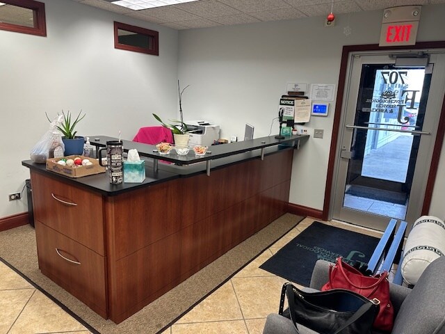 More Photos Of 707 Ridgeview Dr, McHenry Flex For Sale