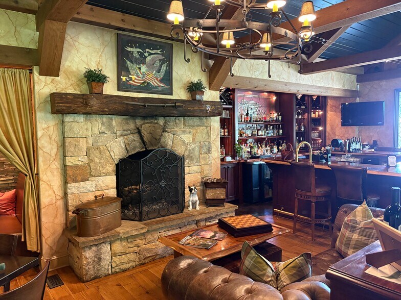 More Photos Of 1134 Washington St E, Lewisburg Restaurant For Sale