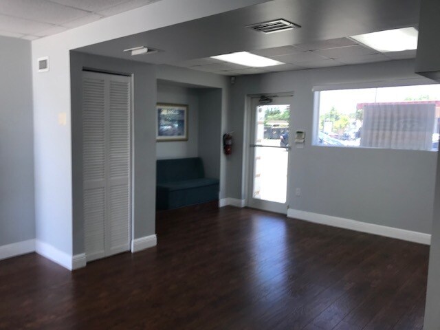 More Photos Of 6221 Pembroke Rd, Hollywood Office For Lease