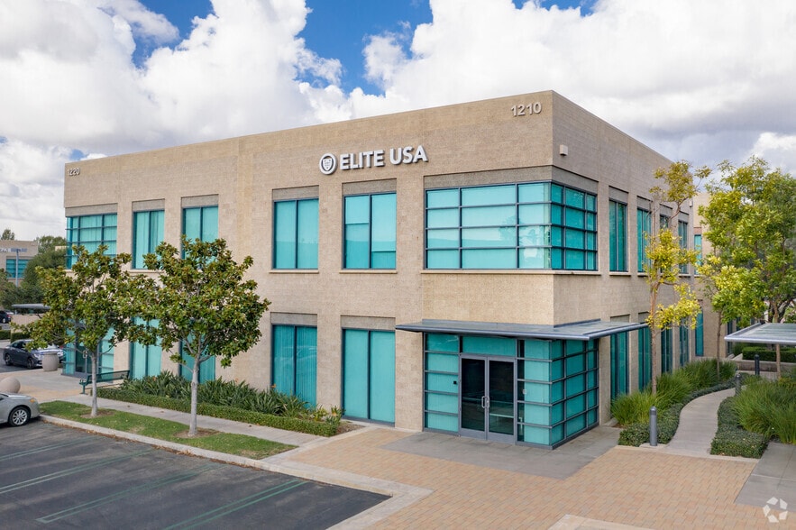 More Photos Of 1220 Roosevelt Ave, Irvine Loft Creative Space For Lease