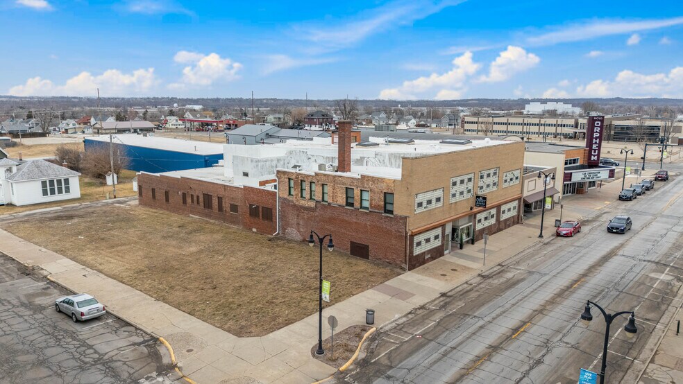 More Photos Of 218 E Main St, Marshalltown Storefront Retail Residential For Sale
