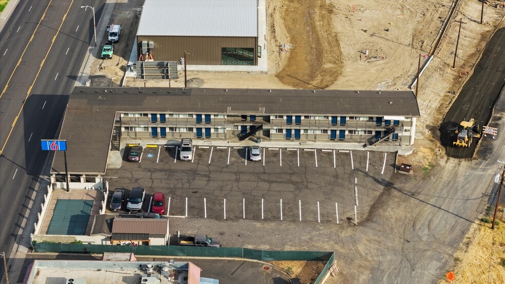 More Photos Of 635 S Highway 395, Hermiston Hotel For Sale