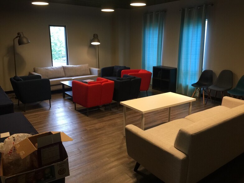 More Photos Of 351 Marietta St NW, Atlanta Service For Sale