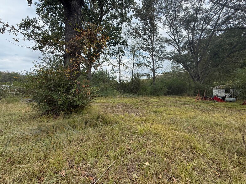 More Photos Of 2033 Winchester Rd, Anniston Flex For Sale