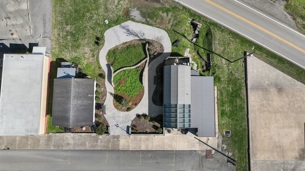 More Photos Of 106 Northside Sq, Petersburg Restaurant For Sale