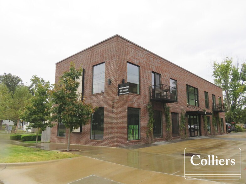 More Photos Of 204 SE 6th St, Bentonville Office For Lease