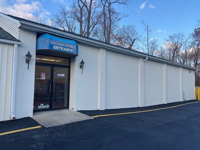 More Photos Of 44 Main St, Farmingdale Storefront For Lease