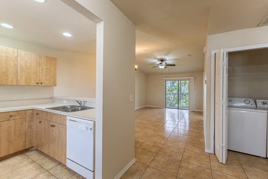 More Photos Of 1328 SE 8th Ave, Cape Coral Multifamily For Sale