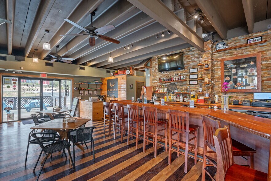 More Photos Of 10530 Fm 2673, Canyon Lake Hotel For Sale