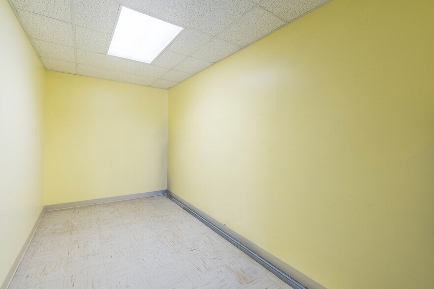 More Photos Of 1705 University Ave, Hot Springs Storefront Retail Office For Sale