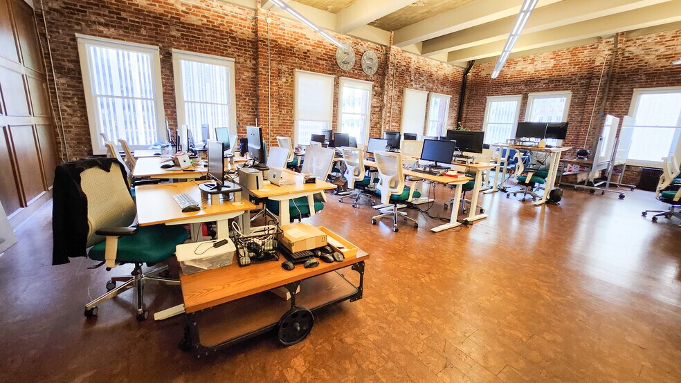 More Photos Of 18-22 Battery St, San Francisco Office For Lease