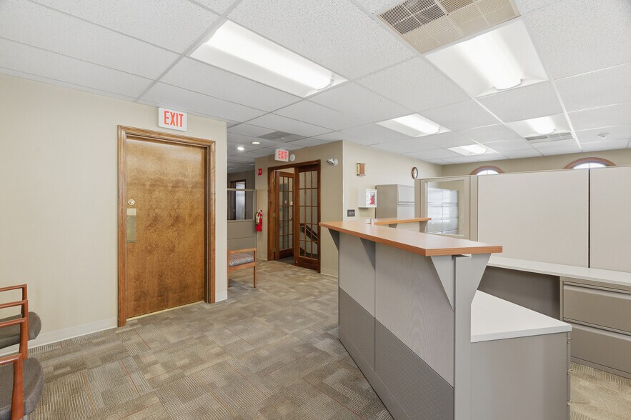 More Photos Of 352 Park Ave, Woonsocket Office For Sale