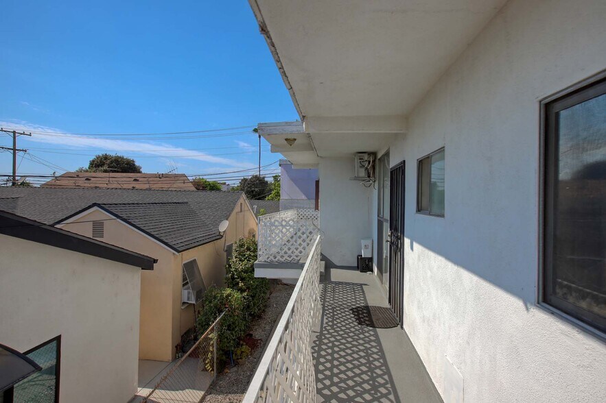More Photos Of 1055 Grover Ave, Glendale Apartments For Sale
