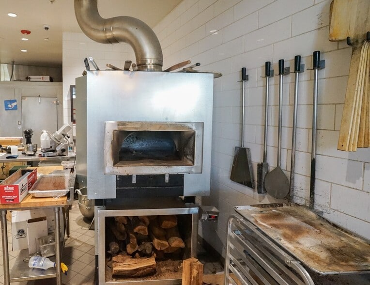 More Photos Of 200 W River Rd, Ripon General Retail For Lease