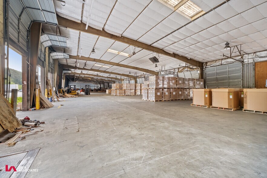 More Photos Of 4266 Winters Chapel Rd, Atlanta Distribution For Lease
