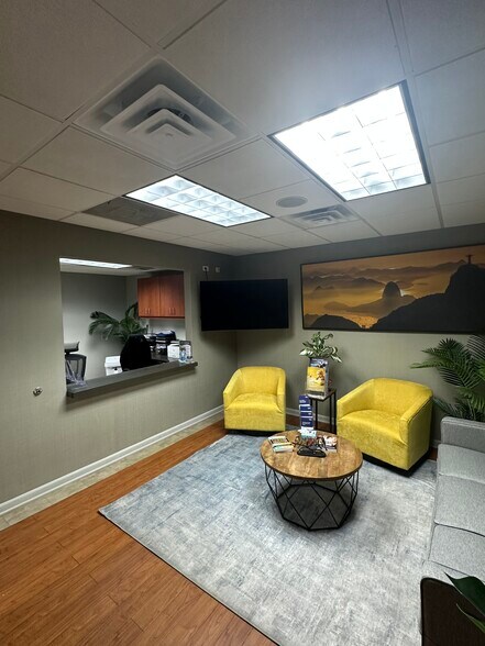 More Photos Of 2400 N Ashland Ave, Chicago Medical For Lease