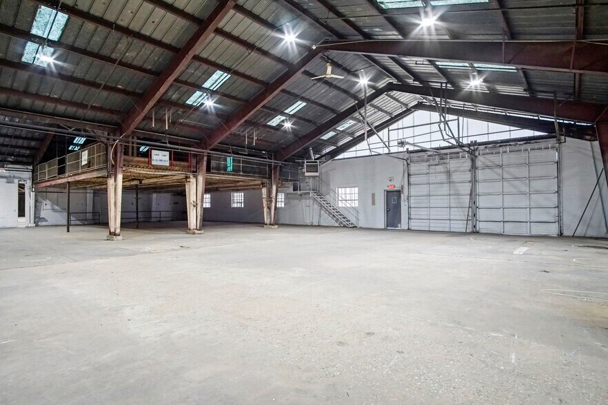 More Photos Of 1701 NW 5th St, Oklahoma City Unknown For Lease