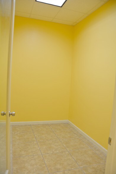 More Photos Of 12112 Bellaire Blvd, Houston Medical For Lease