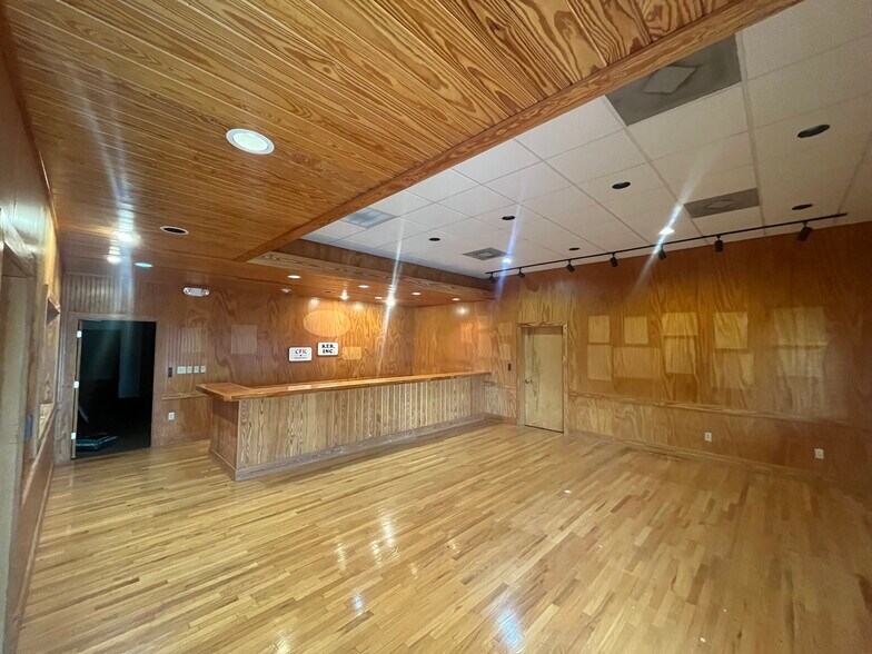 More Photos Of 7491 Ulmerton Rd, Largo Medical For Lease