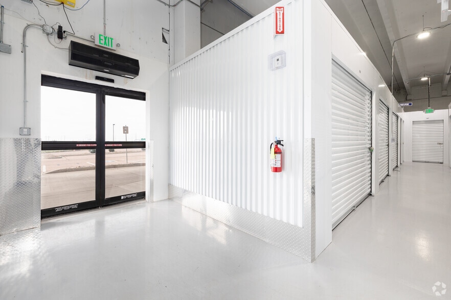 More Photos Of 6910 Bandley Dr, Fountain Industrial For Sale