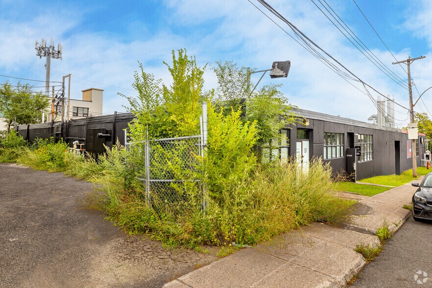 More Photos Of 2425-2455 Rue Desautels, Montréal Flex For Lease