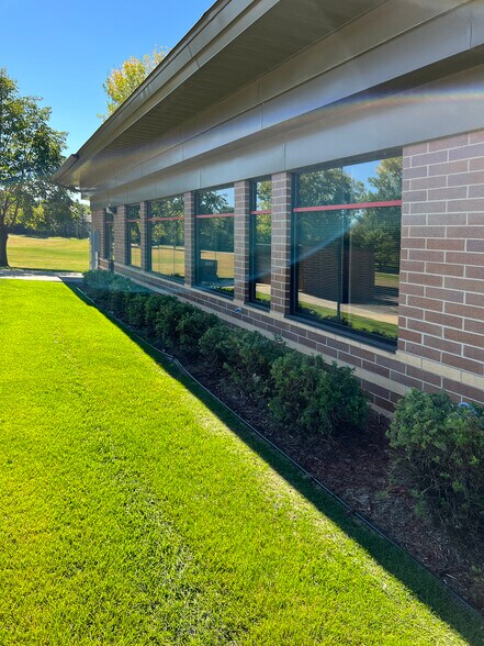 More Photos Of 3161 NW Northdale Blvd, Minneapolis Office For Lease