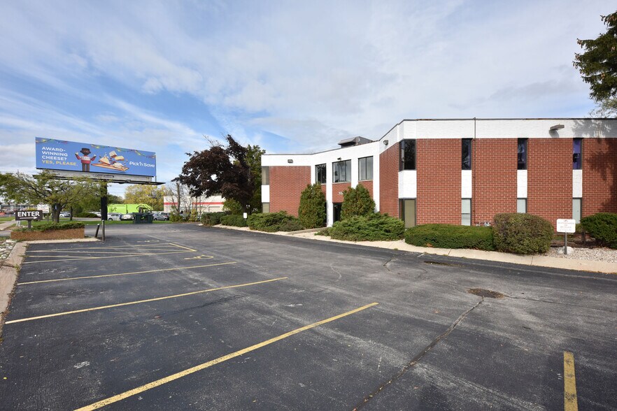 More Photos Of 7400 W Brown Deer Rd, Milwaukee Office For Sale
