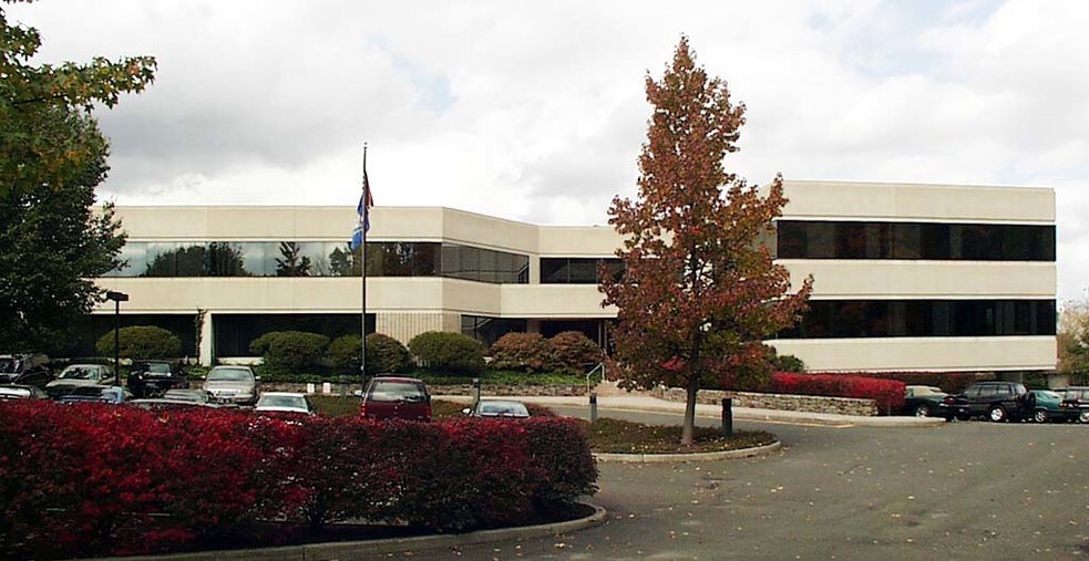 More Photos Of 90 Grove St, Ridgefield Medical For Lease
