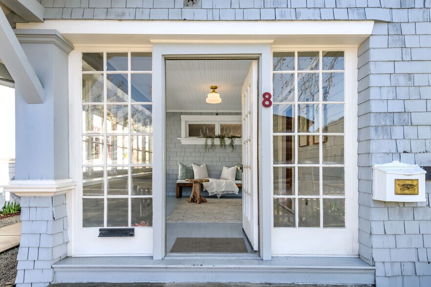 More Photos Of 8 Keller St, Petaluma Office Residential For Sale