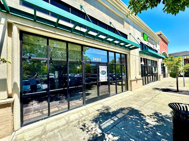 More Photos Of 24363 Southland Dr, Hayward Restaurant For Lease
