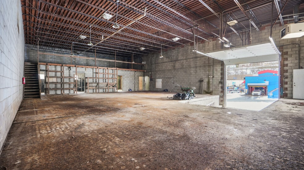 More Photos Of 2750 Banksville Rd, Pittsburgh Warehouse For Sale