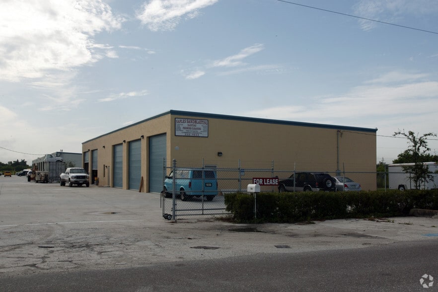 More Photos Of 2829 Ford Street Ext, Fort Myers Warehouse For Lease