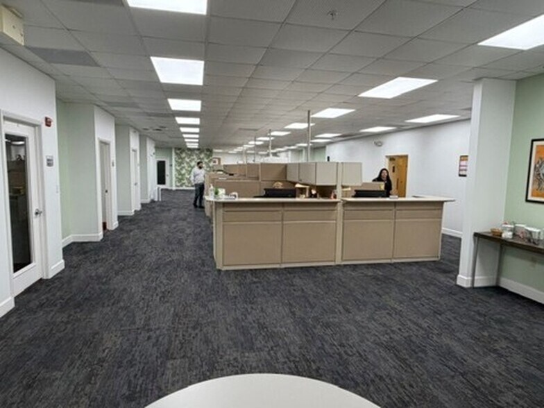More Photos Of 9330-9340 NW 110th Ave, Miami Warehouse For Lease