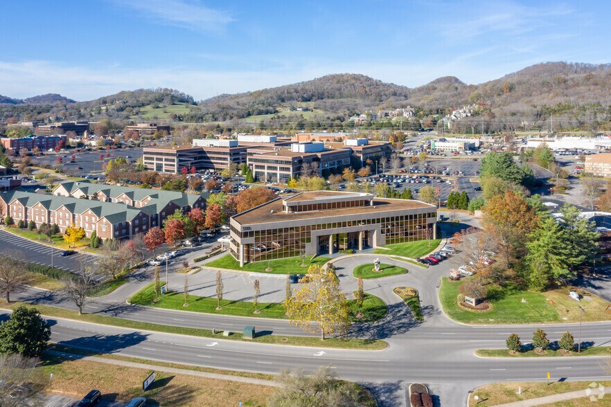 More Photos Of 5110 Maryland Way, Brentwood Office For Lease