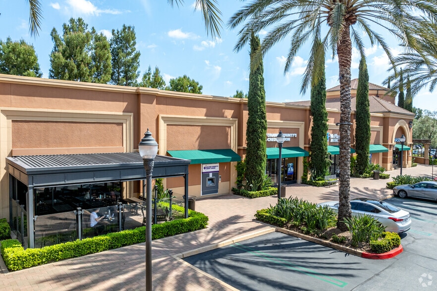 More Photos Of 6436-6460 Irvine Blvd, Irvine General Retail For Lease