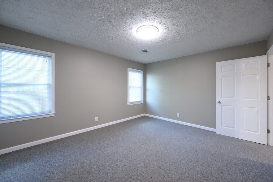 More Photos Of 216 E Reynolds Rd, Lexington Office For Lease