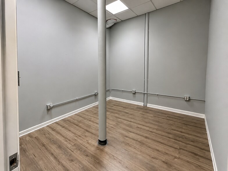 More Photos Of 4519-4523 N Milwaukee Ave, Chicago Apartments For Lease