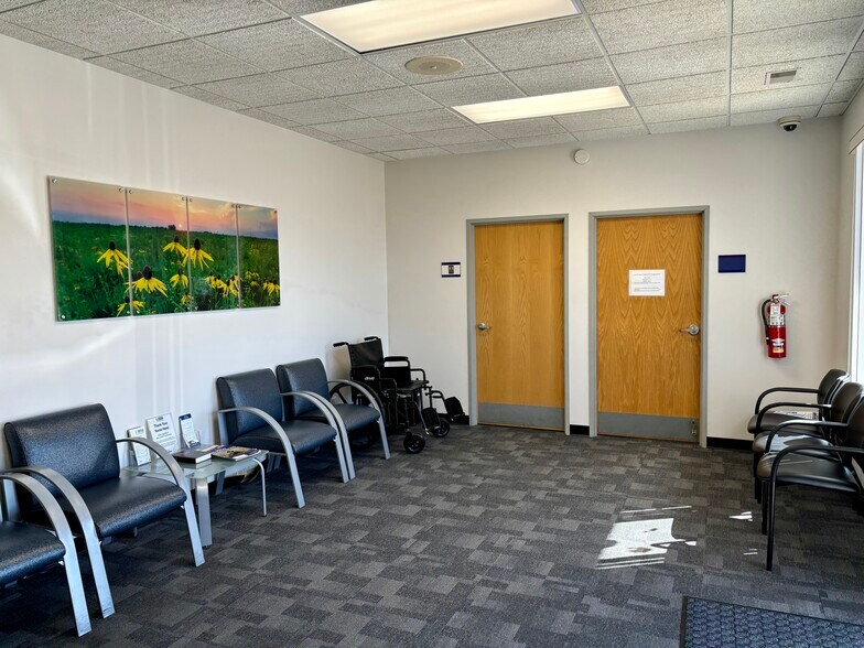 More Photos Of 825 New York Dr, Vandalia Storefront Retail Office For Sale