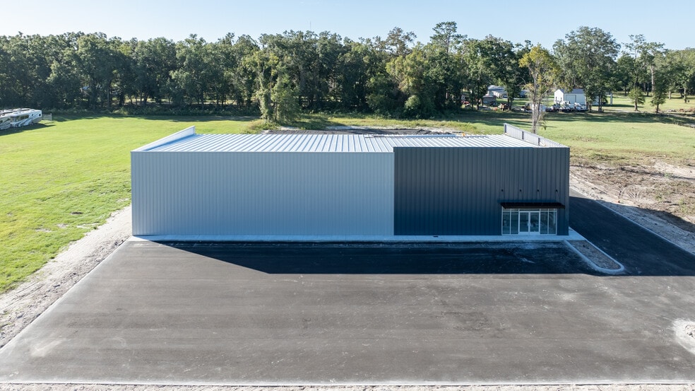 More Photos Of 372 SW Windswept Gln, Lake City Warehouse For Sale