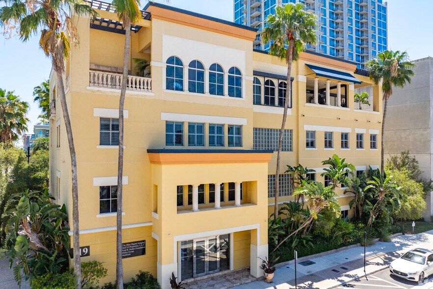 More Photos Of 119 N 11th St, Tampa Office For Sale