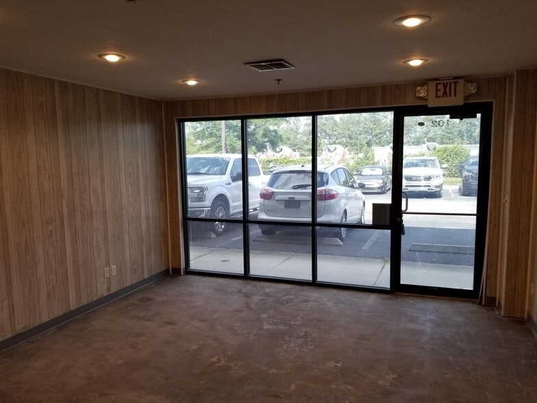 More Photos Of 6973 Highway Ave, Jacksonville Warehouse For Sale